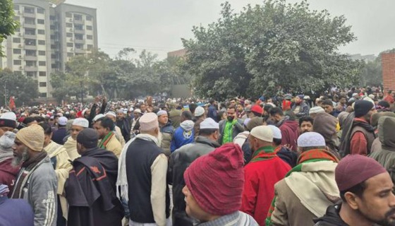 খালেদা জিয়ার জানাজা: মানিক মিয়া অ্যাভিনিউয়ে শোকার্ত মানুষের ঢল