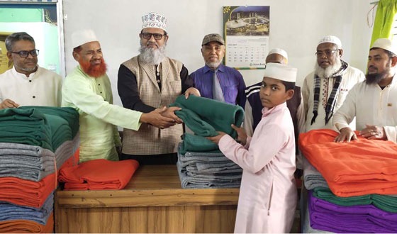 নাজিরপুরে শামীম সাঈদীর কম্বল বিতরণ