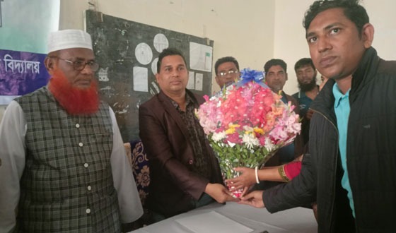 ইন্দুরকানীতে এডহক কমিটির নবনির্বাচিত সভাপতিকে সংবর্ধনা