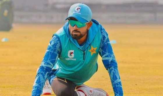 দুর্ভাগ্য পিছু ছাড়ছেনা বাবরের