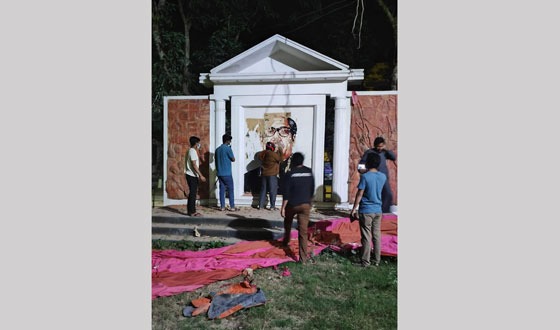 ঝিকরগাছায় বঙ্গবন্ধুর মুর‌্যাল ভাঙচুর: দু'পক্ষের সংঘর্ষে আহত ২