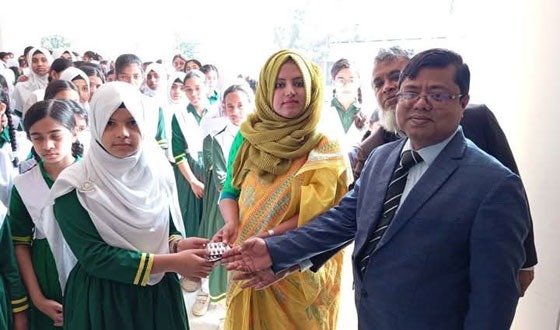 কালীগঞ্জে শিক্ষার্থীদের মাঝে বিনামূল্যে হেলথ ক্যাম্পেইন