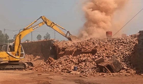 নড়াগাতীতে অবৈধ ইটভাটা উচ্ছেদ