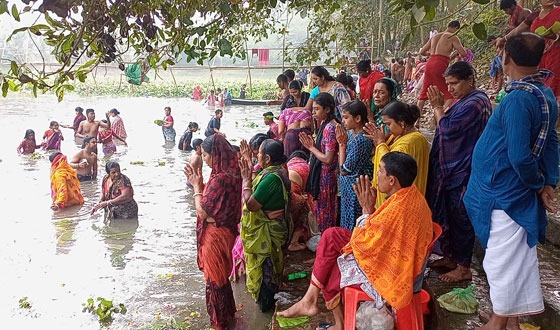 মধুখালীতে হিন্দু ধর্মাবলম্বীদের পবিত্র গঙ্গাস্নান অনুষ্ঠিত