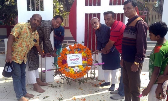 বাজিতপুরে বিভিন্ন সংগঠনের শহীদ মিনারে পুষ্পস্তপক অর্পন