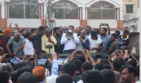 চাঁদপুর শহরে বিএনপি নেতা আজম খানের শো ডাউন ও পথসভা