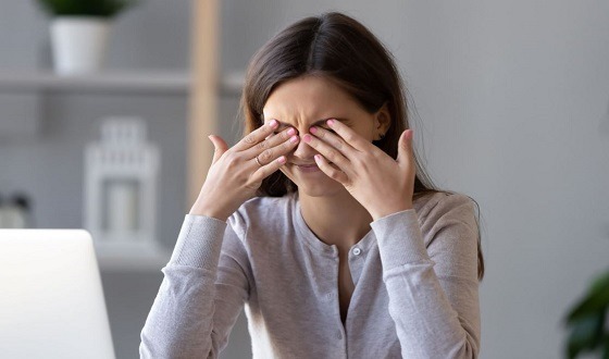 যা হয় চোখ বেশি রগড়ালে