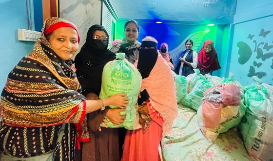 চাঁদপুরে অসহায়দের মাঝে রোজার খুশি বিতরনে "বিজয়ী"