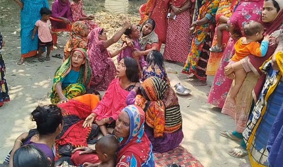 বন্দেখালী গ্রামে একজনকে কুপিয়ে হত্যা, আহত ৩