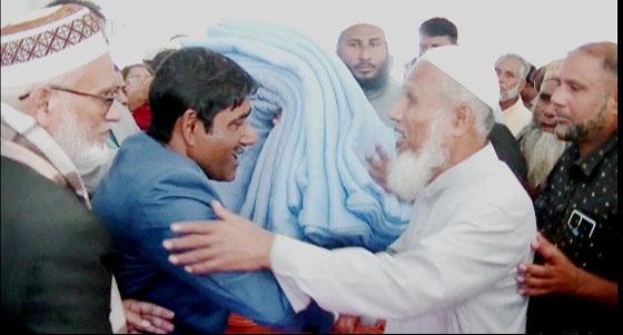 টাঙ্গাইলে অসহায়দের মাঝে শীতবস্ত্র বিতরণ