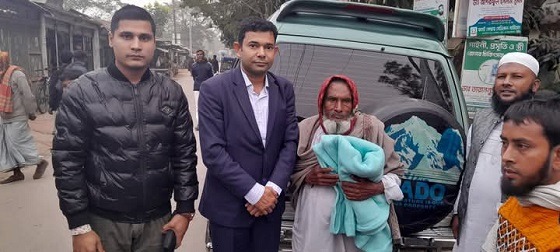 লালমোহনে শীতার্ত মাঝে কম্বল বিতরণ