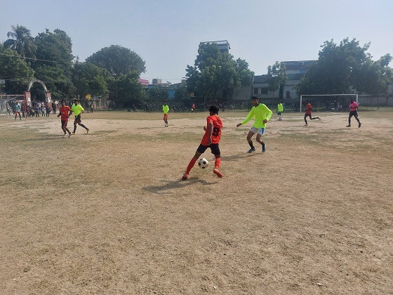 গোমস্তাপুরে ফুটবল টুর্নামেন্ট অনুষ্ঠিত