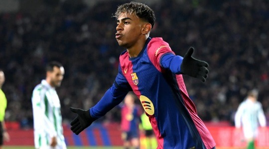 রিয়াল বেটিসের সাথে দাপুটে জয় পেলো বার্সা