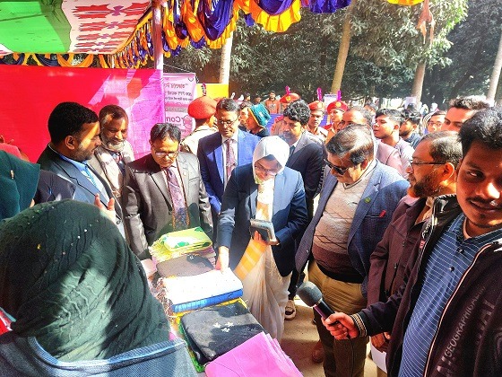 গোমস্তাপুরে তারুণ্যের উৎসব উপলক্ষে উদ্যোক্তা মেলা