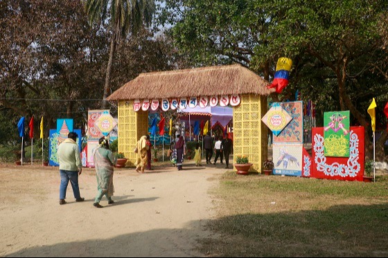 সোনারগাঁয়ে মাসব্যাপী লোক ও কারুশিল্প মেলা উদ্ধোধন