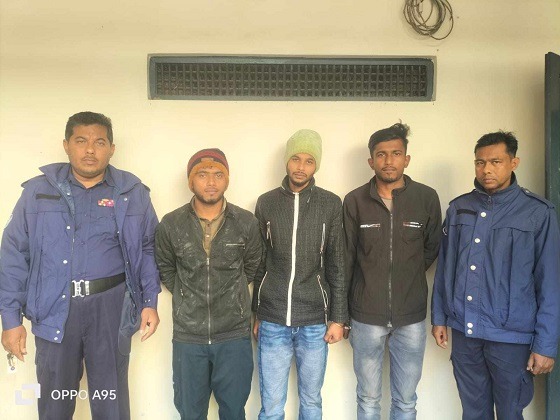 কালীগঞ্জে সড়কে ডাকাতির প্রস্তুতি কালে আটক-৩