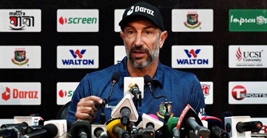 চ্যাম্পিয়নস ট্রফির আগেই চাকরি ছাড়লেন সহকারি কোচ পোথাস