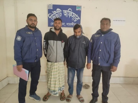 দেবহাটায় পুলিশের অভিযানে ফেন্সিডিলসহ আটক ২