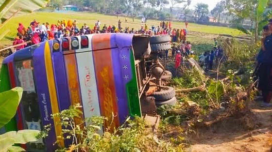 ডুমুরিয়ার চুকনগরে সড়ক দূর্ঘটনায় হতাহত ৬