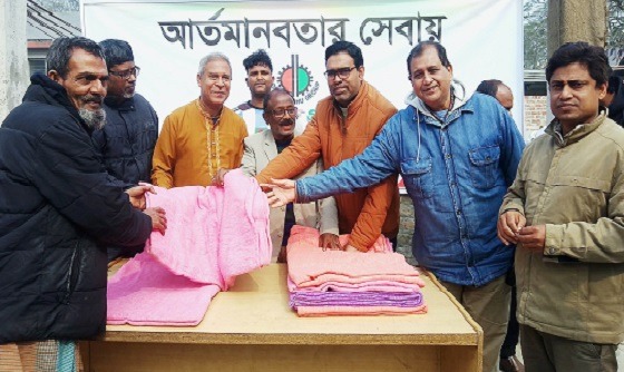কুড়িগ্রামে ৫ শতাধিক শীতার্থের মাঝে কম্বল বিতরণ
