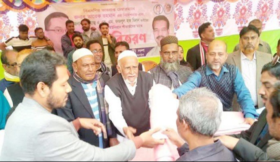 কালীগঞ্জে শীতার্তদের মাঝে বিএনপির কম্বল বিতরণ