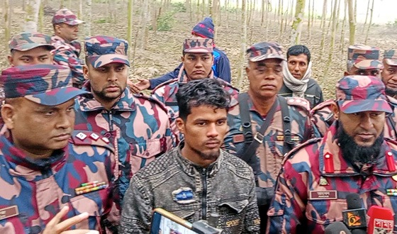বিরলে ধরে নেওয়া কৃষককে ফিরিয়ে দিল বিএসএফ