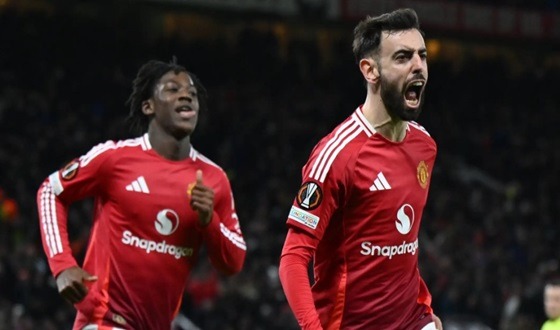 শেষ মুহূর্তে নাটকীয় জয় পেলো ম্যানচেস্টার ইউনাইটেড