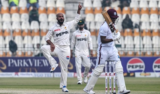 মুলতানে চরম ব্যাটিং বিপর্যয়ে পাকিস্তান, প্রথম ইনিংসে অলআউট ওয়েস্ট ইন্ডিজও