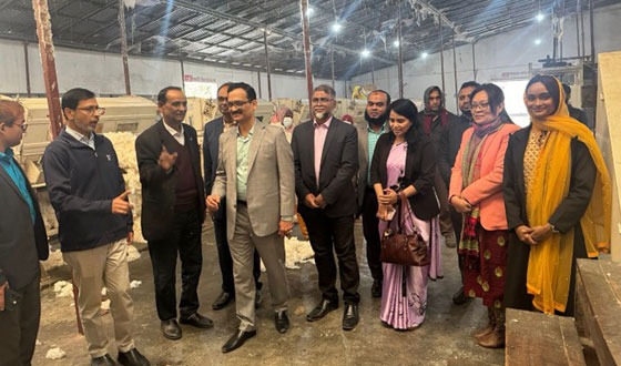 সরকারী কর্মকর্তারা কোটচাঁদপুরে তুলা ফ্যাক্টরী ও মিলস্ পরিদর্শন করেন