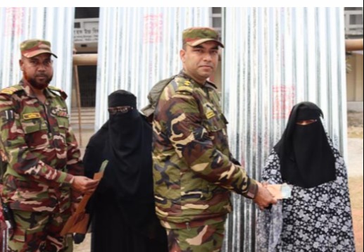 চাঁদপুরে অসহায়দের মাঝে গৃহ নির্মাণ সামগ্রীসহ অর্থ বিতরণ