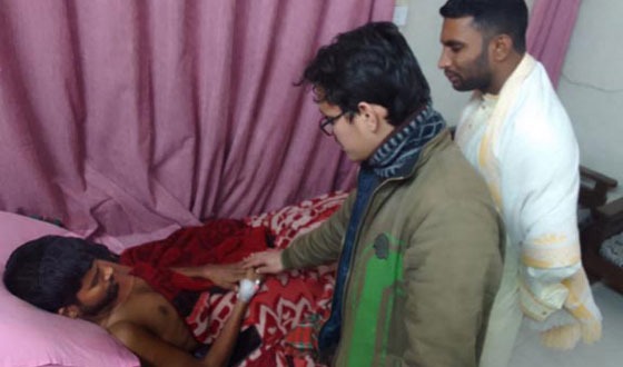 গুলিতে আহত নজরুলকে দেখতে এলেন সমন্বয়ক মহিউদ্দিন
