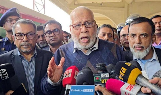 যাত্রীদের জিম্মি করে আন্দোলন দুঃখজনক