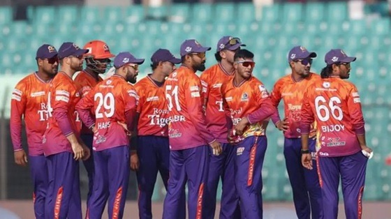 এবার ক্রিকেটারদের হোটেল ছাড়তে বললো রাজশাহী!