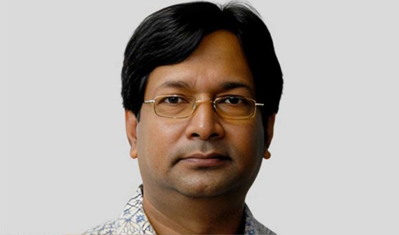 পুরস্কার বিতর্ক নিয়ে পদত্যাগ করলেন সাজ্জাদ শরিফ