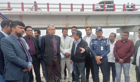 পাউবোর প্রকল্প পরিদর্শনে মন্ত্রী পরিষদ বিভাগের সচিব ড. শেখ আব্দুর রশিদ