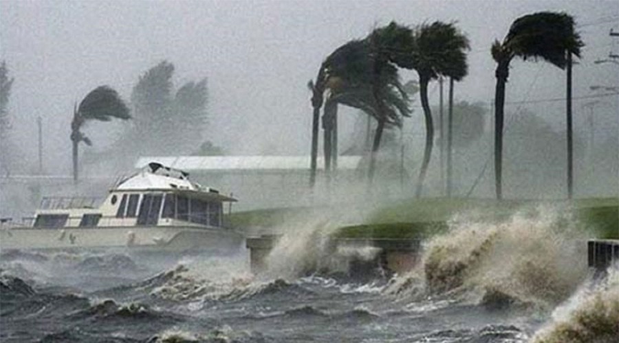 ৬০ কি.মি বেগে ঝড়ের আবাস: রয়েছে ৩ নম্বর সতর্ক সংকেত