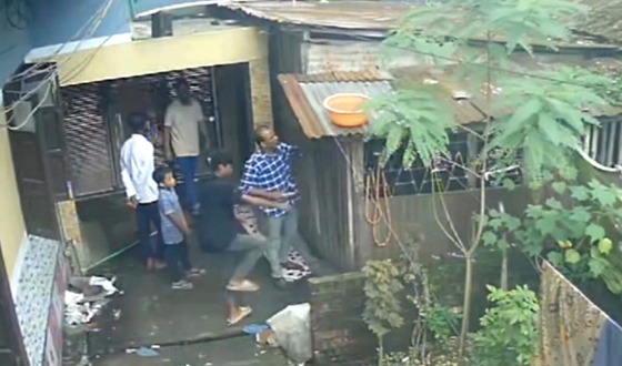 আইনজীবীর বাড়ি দখল করে নিয়েছে ছাত্রদল নেতা