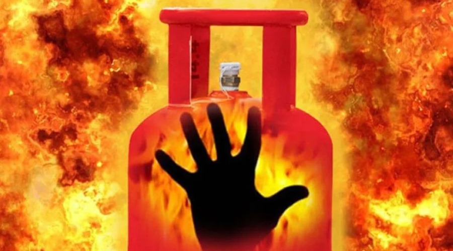 রাজধানীতে গ্যাস লিকেজ থেকে বিস্ফোরণ, দগ্ধ ৫