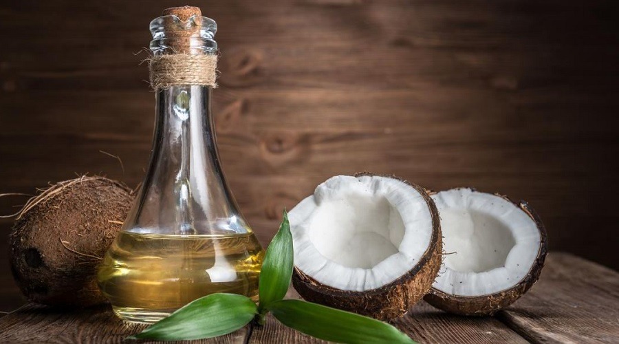 ত্বকের যত্নে ব্যবহার করুণ কোকোনাট ওয়েল
