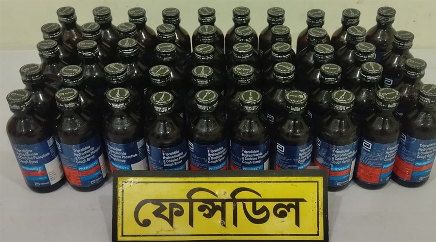 ৫০ বোতল ফেন্সিডিলসহ মাদক ব্যবসায়ী গ্রেফতার