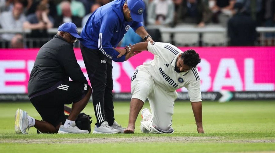 ইনজুরি নিয়েই মাঠে নেমে গেলেন পন্ত