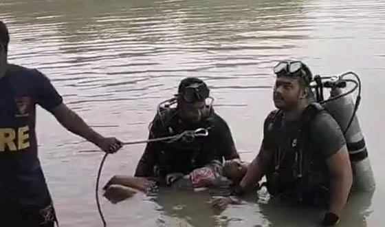 হোসেনপুরে নিখোঁজের দুই ঘন্টা পর পুকুর থেকে শিশুর লাশ উদ্ধার