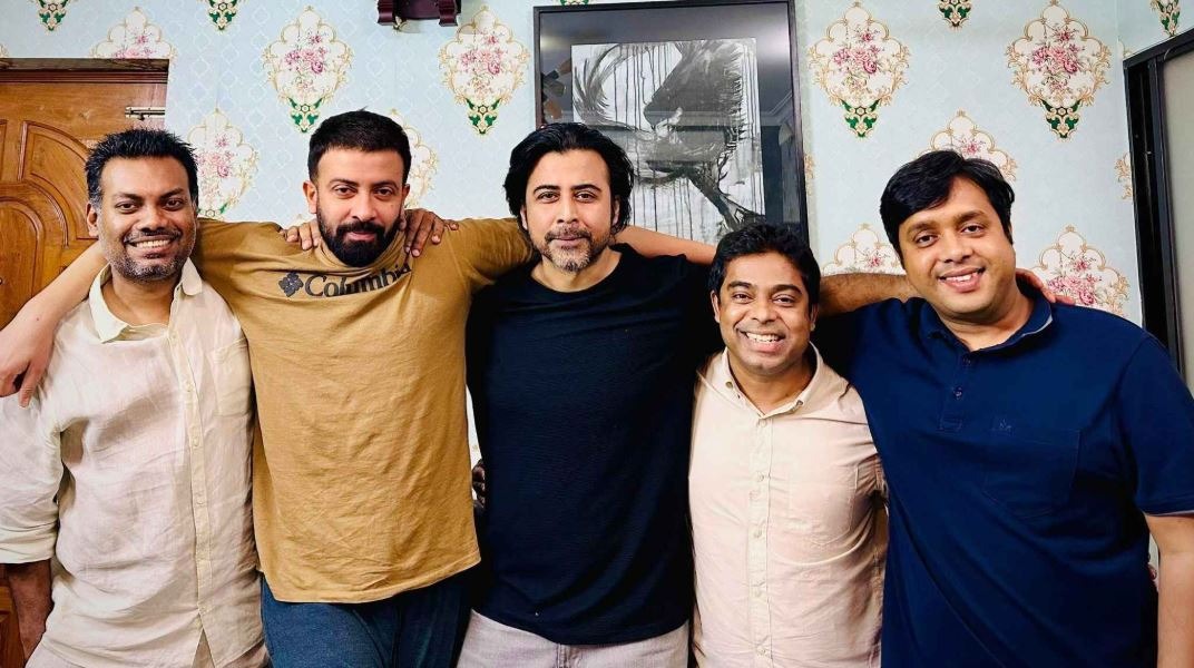 কাঁধে কাঁধ মেলালেন শাকিব-নিশো