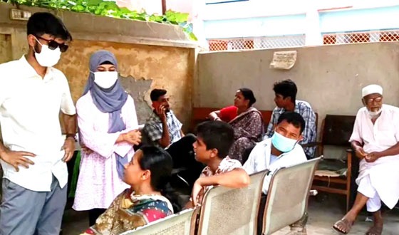 করোনা সংক্রমণ বৃদ্ধি: হিলি ইমিগ্রেশন চেকপোস্টে কাজ করছে মেডিকেল টিম