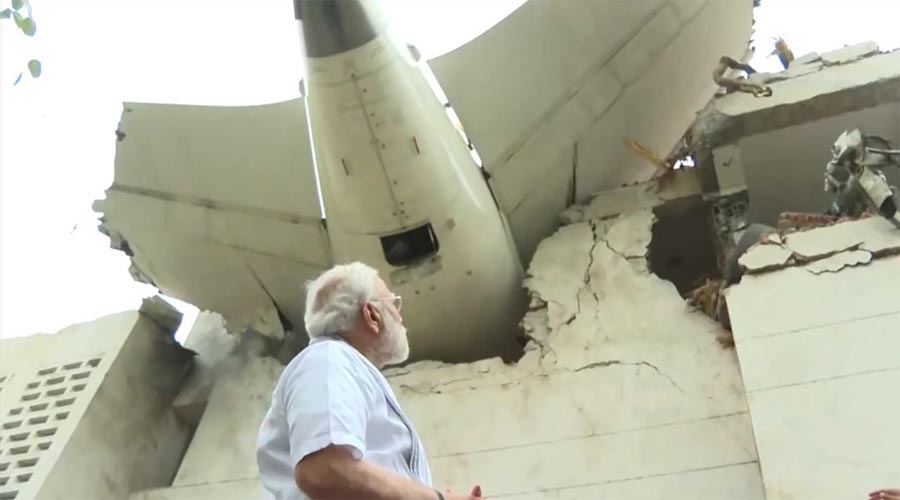 উড়োজাহাজ দুর্ঘটনা: ঘটনাস্থল পরিদর্শনে মোদি, একমাত্র জীবিত যাত্রীর সঙ্গে সাক্ষাৎ