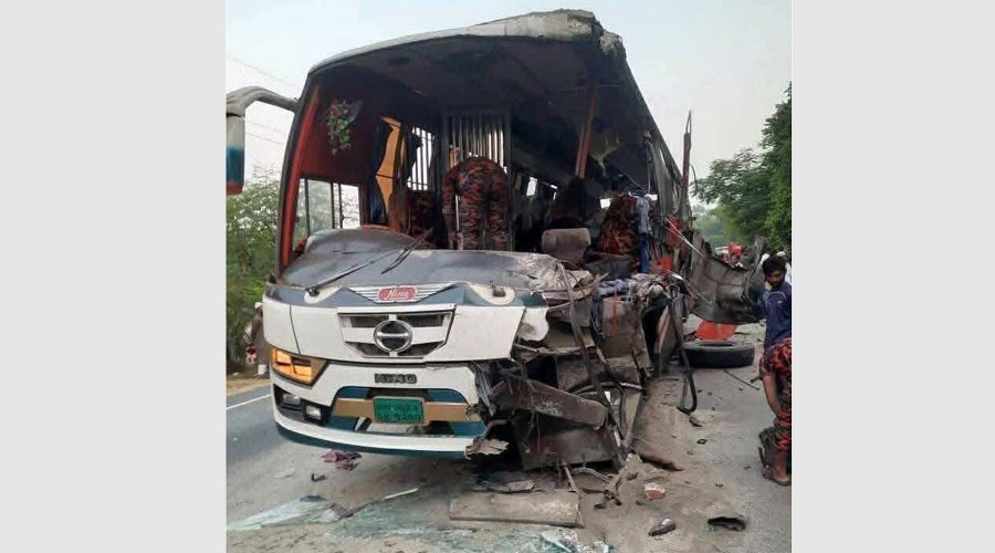 পঞ্চগড়-ঢাকা রুটে ভয়াবহ সড়ক দুর্ঘটনা, প্রাণ গেল ৫ জনের