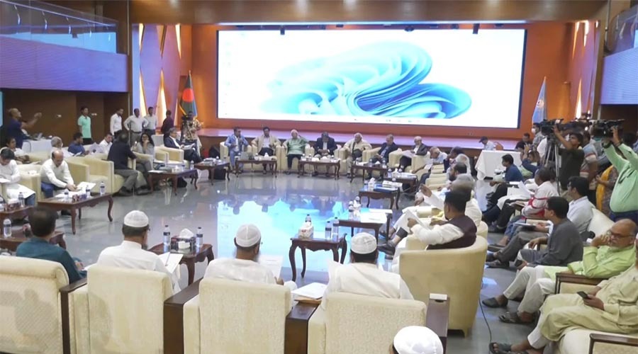 প্রথম দিনে অনুপস্থিত, দ্বিতীয় দিনে আলোচনায় জামায়াতের দুই শীর্ষ নেতা