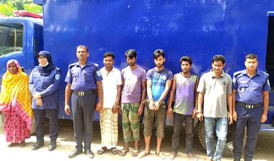 হাকিমপুরে  নারী ও শিশু নির্যাতন মামলায় গ্রেফতার ৬