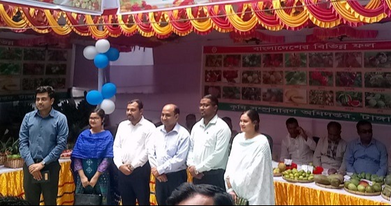 টাঙ্গাইলে ৩ স্টলে জাতীয় ফল মেলা, সমালোচনার ঝড়