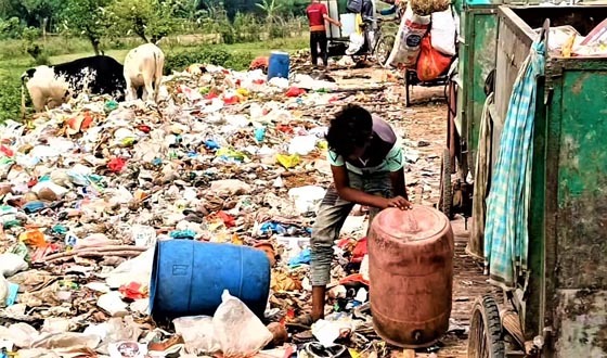 টাঙ্গাইল শহরে উৎকট দুর্গন্ধে অভ্যাগতদের স্বাগত!
